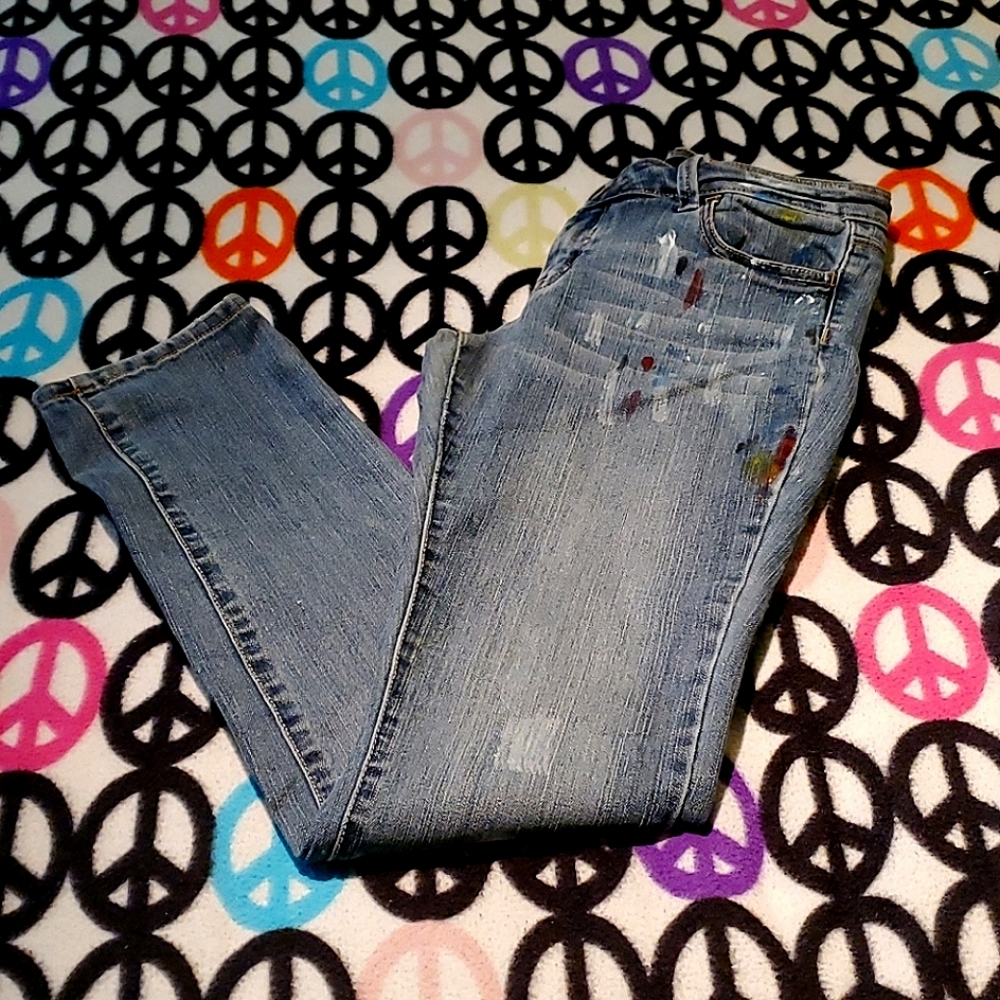 🌻 Splash Paint Jeans...size 7 juniors..